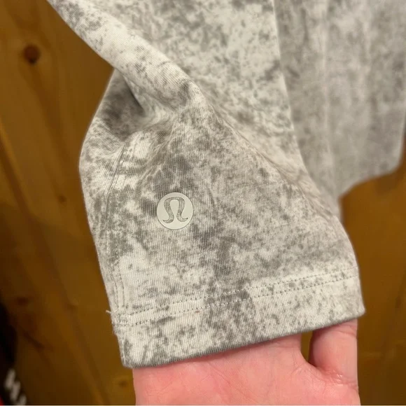Lululemon All Yours Short Sleeve T-Shirt Cirrus Wash White Opal Raw Linen Rover - Picture 8 of 8